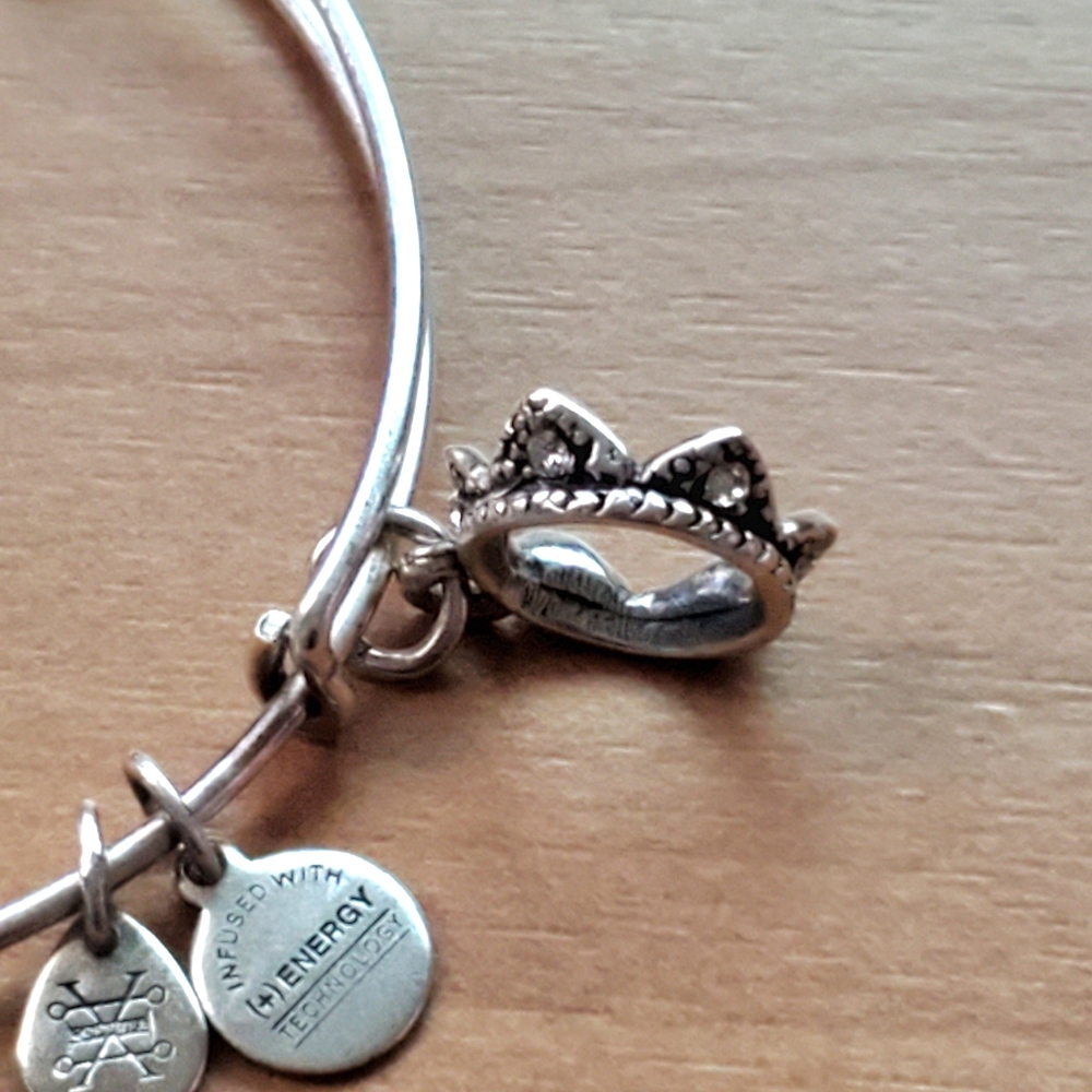 Alex and Ani Queen's Crown Bracelet